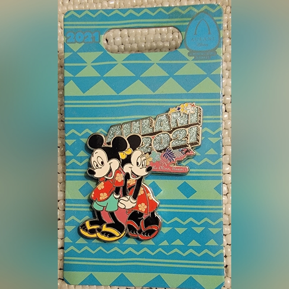 Disney Aulani 2021 Mickey and Minnie Pin with Red and Yellow
